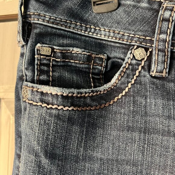 Silver Women's Jeans Suki Surplus 33x30 Bootcut Distressed Dark Wash Mid Rise - Picture 2 of 12